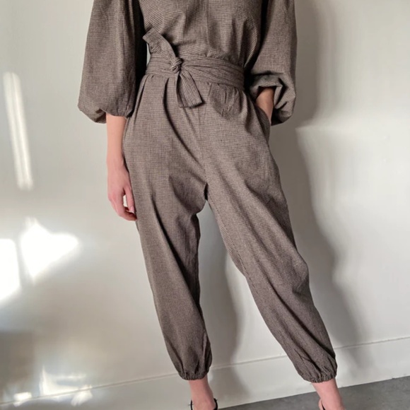 Elegant Brown Jumpsuit - Picture 3 of 8